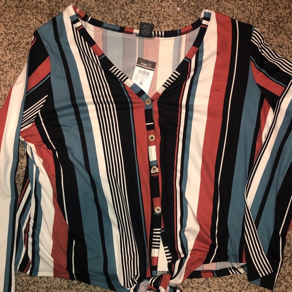 Long sleeve top with stripes - Picture 1 of 3